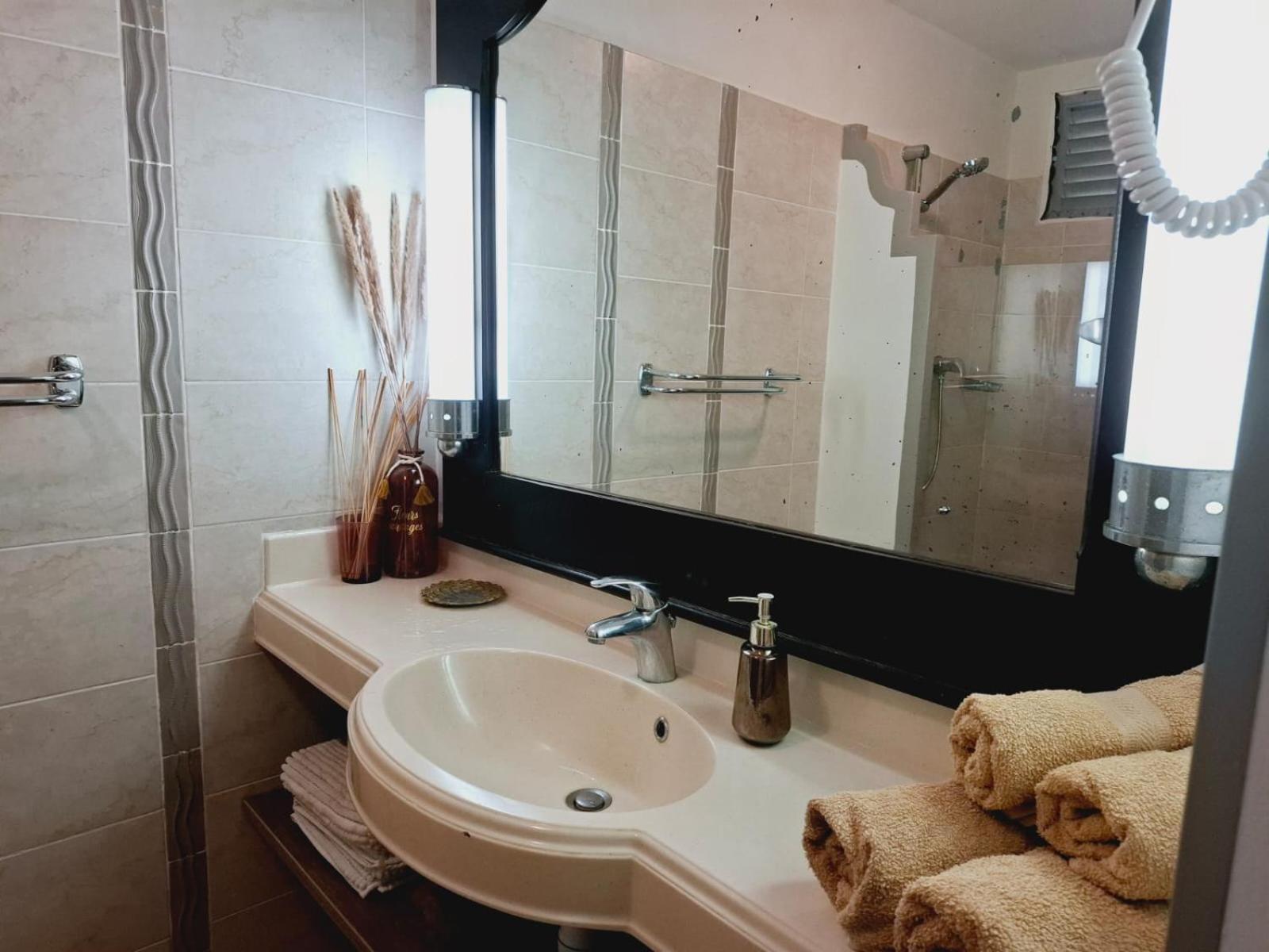 Suite 4 Pers Dans Village Vacances Sainte-Anne  Kültér fotó